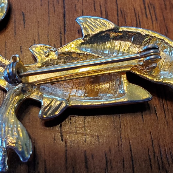 Vintage Gold and Black Dolphin Brooch - Picture 4 of 4